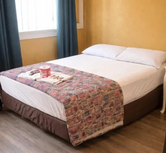 Clarendon Hotel